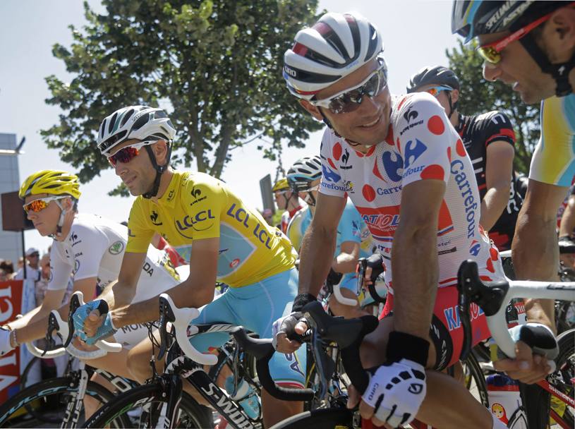 Vincenzo NIbali e Joacquin Rodriguez alla partenza della 12esima tappa del Tour de France Bourg en Bresse-Saint Etienne. LaPresse